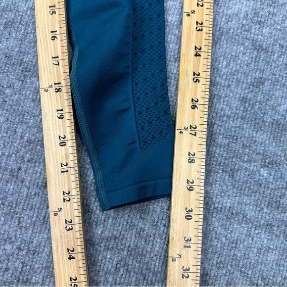 Fabletics Sync High-Waisted Perforated 7/8 Leggings NWT - Picture 12 of 17